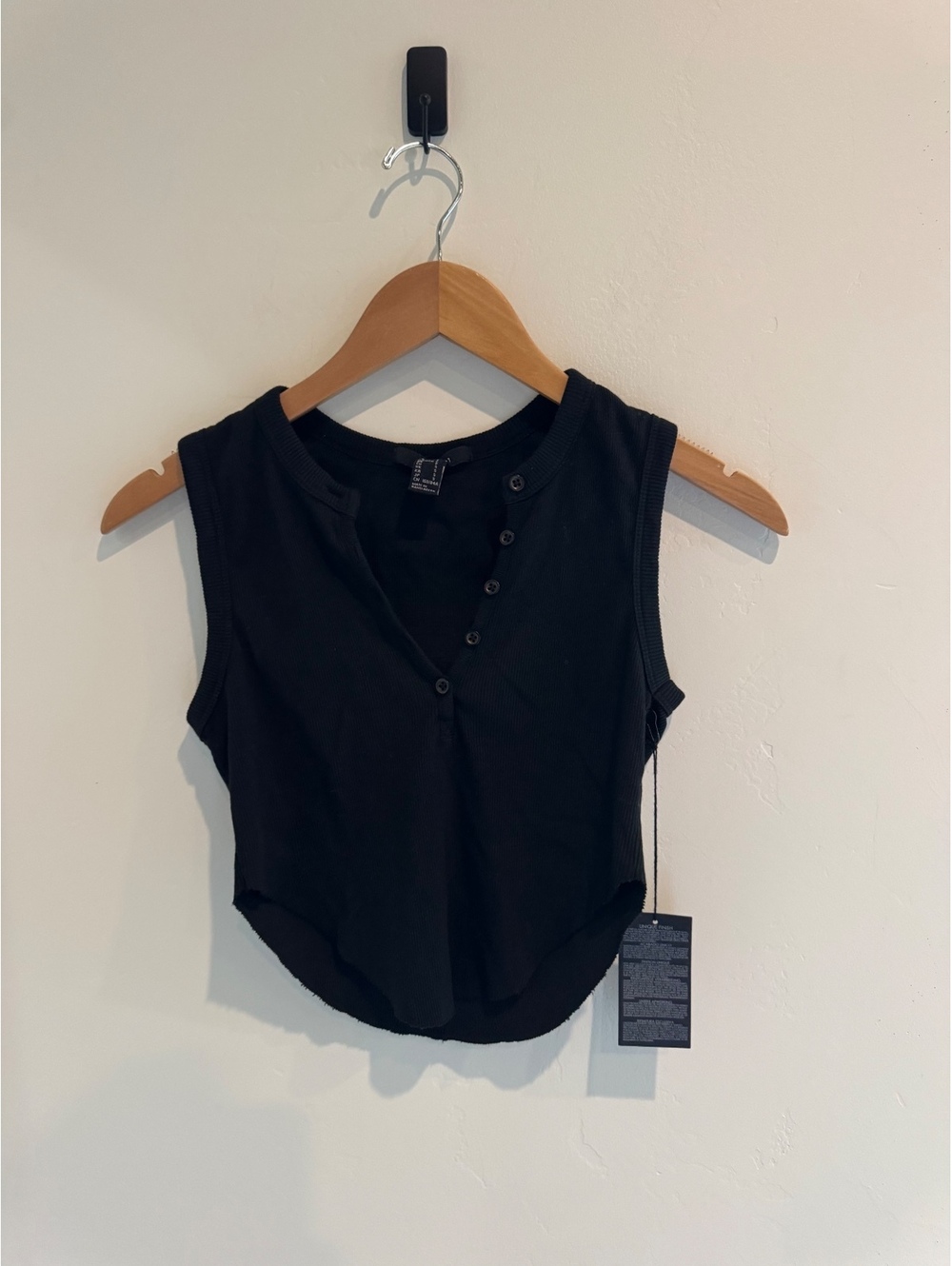 Forever 21 Black Ribbed Button Front Cropped Tank Top Size Small NWT